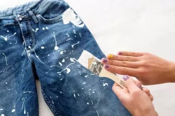 Простые правила, как эффективно отстирать пятна краски с джинсов в домашних условиях