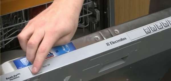 Ошибка i20 в посудомоечной машине Electrolux