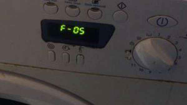Ошибка F05 на стиральной машине Indesit
