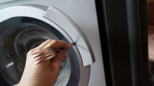 Что делать, если в стиральной машине не открывается дверь после стирки