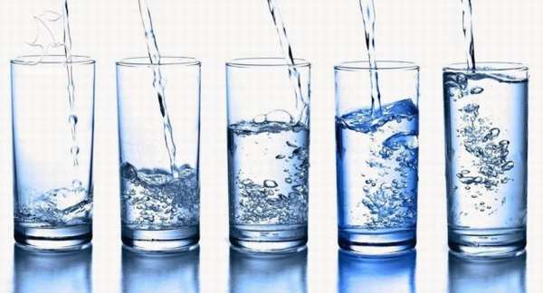 Как правильно хранить воду, чтобы она сохраняла свои полезные качества