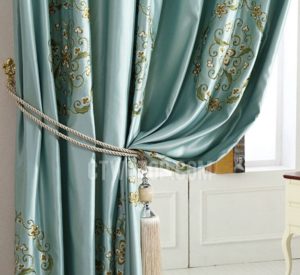 Как правильно постирать шторы в зависимости от типа ткани?