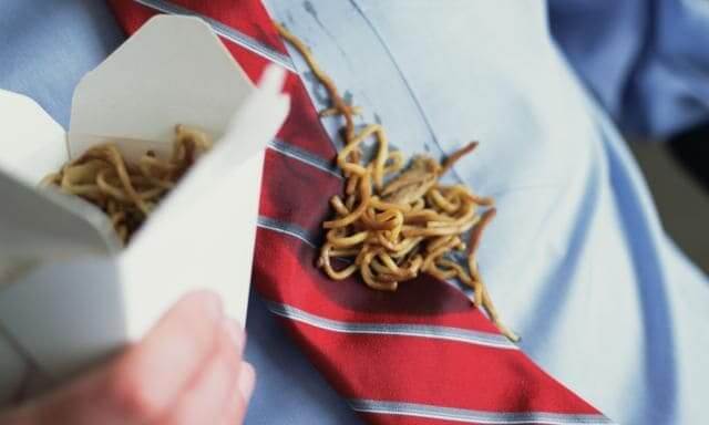 Как почистить галстук от жирных пятен быстро и эффективно