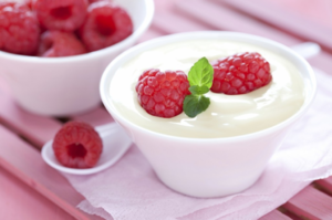 Йогурт - очень полезный продукт, а домашний йогурт, к тому же, не содержит лишних добавок