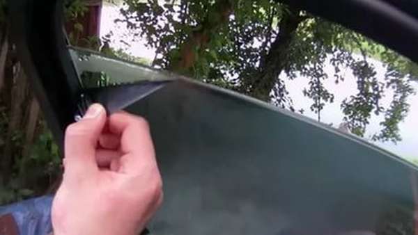 Отмыть стекла после снятия тонировки