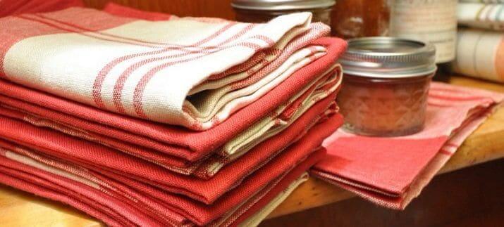 Как отстирать кухонные полотенца народными методами