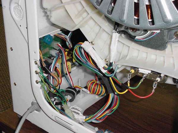 Ремонт электрики в стиральной машине LG